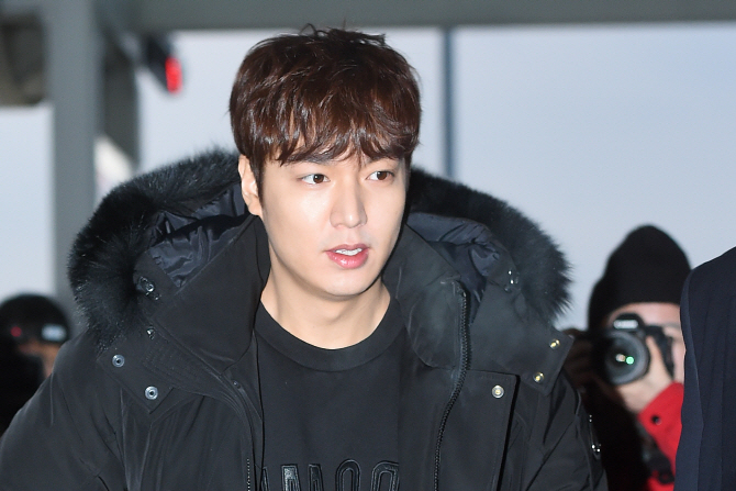 이민호, 여배우 못지않은 뽀송한 아침 피부                                                                                                                                                                