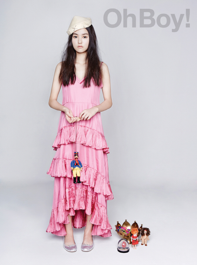  김윤혜, 가냘픈 젓가락 몸매                                                                                                                                                                       