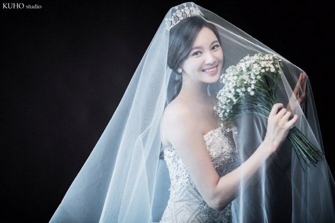 정가은 측 "30일 결혼식 사회 god 데니안.. 축가 더원이 맡아"                                                                                                                                    