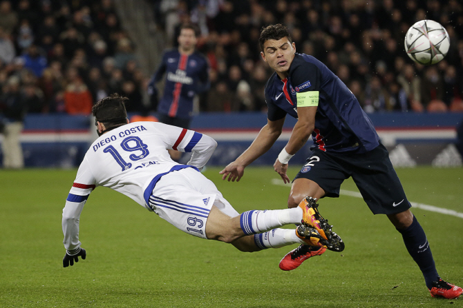  PSG vs 첼시, 부상에도 몸 날리는 디에고 코스타                                                                                                                                                    