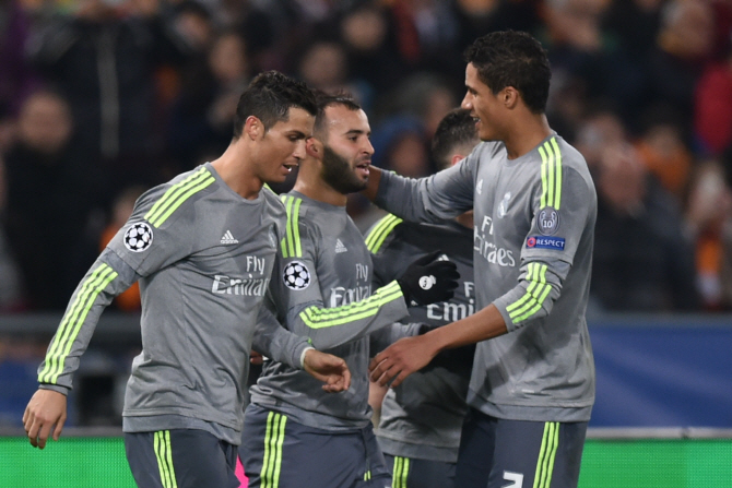  레알 vs 로마, 동료들에게 축하받는 헤세 로드리게스                                                                                                                                                