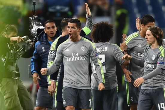 `호날두 결승골` 레알, 로마 원정에서 2-0 승리… 8강 가능성↑                                                                                                                                             