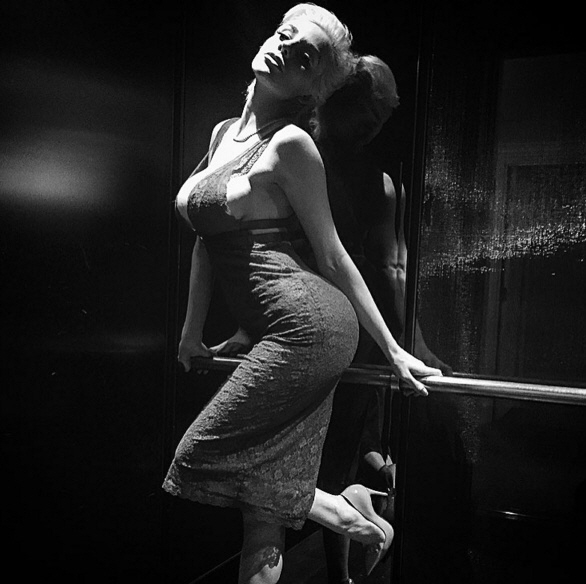 코트니 스터든 part2, 완벽한 몸매                                                                                                                                                                  