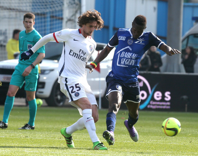  PSG, `리그앙 우승` 세번째 골 만든 아드리앙 라비오                                                                                                                                                