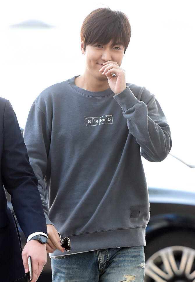 이민호, '살짝 부은 얼굴도 멋지죠?'                                                                                                                                                            