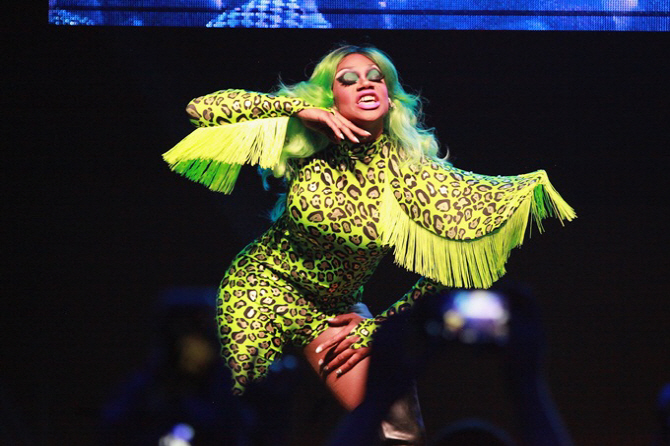 드래그 레이스, "저 예쁘죠?"                                                                                                                                                             