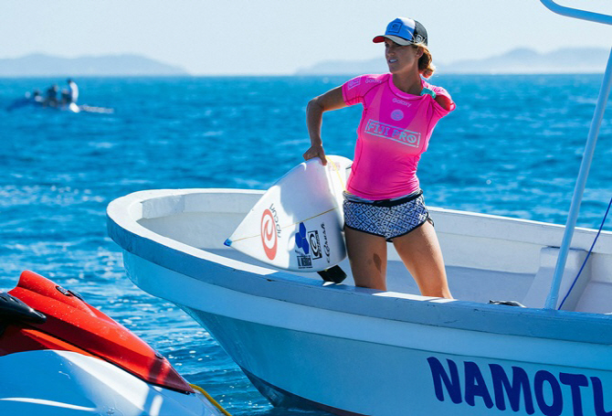 피지 서핑 대회, `상어에게 팔 잃은 서퍼`                                                                                                                                                           