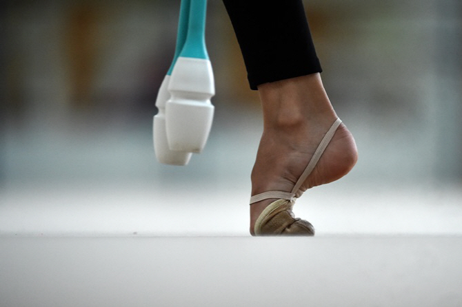 리듬체조 꿈나무, `이런 발 동작이 가능해?`                                                                                                                                                         