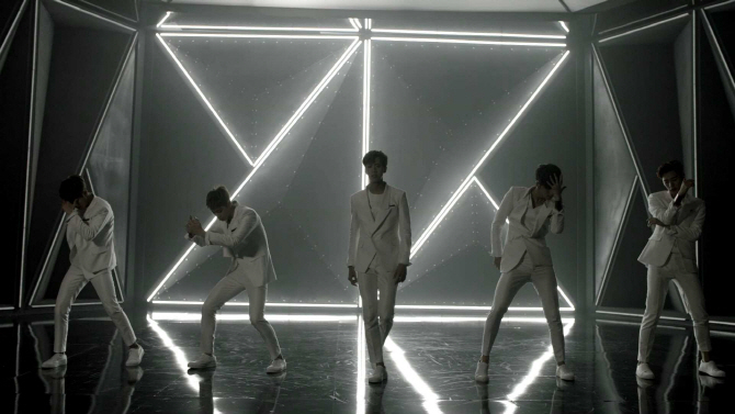 크나큰, 신곡 ‘백 어게인’ MV 댄스 버전 공개