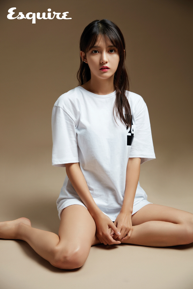 남보라, 은근히 섹시하네                                                                                                                                                                           