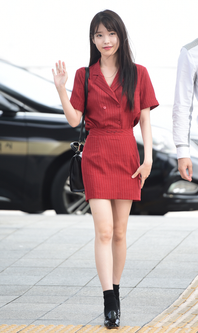 아이유, '이 구역 미모는 내가 접수'                                                                                                                                                            