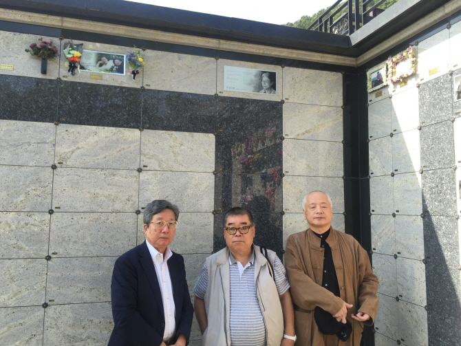 한국 납골당 찾은 日'우나기' 작가, 이유는?