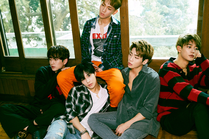 샤이니, 리패키지 신곡 'Tell Me What To Do' 15일 발표