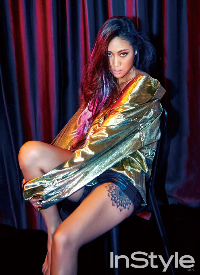  나다, 핫팬츠로 드러난 허벅지 타투                                                                                                                                                                