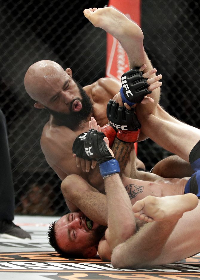 UFC 드미트리우스 존슨, 고난도 기술                                                                                                                                                                
