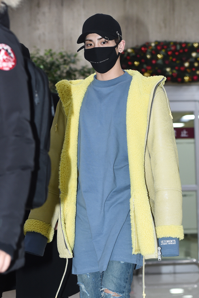 샤이니 종현, 강렬한 눈맞춤                                                                                                                                                                              