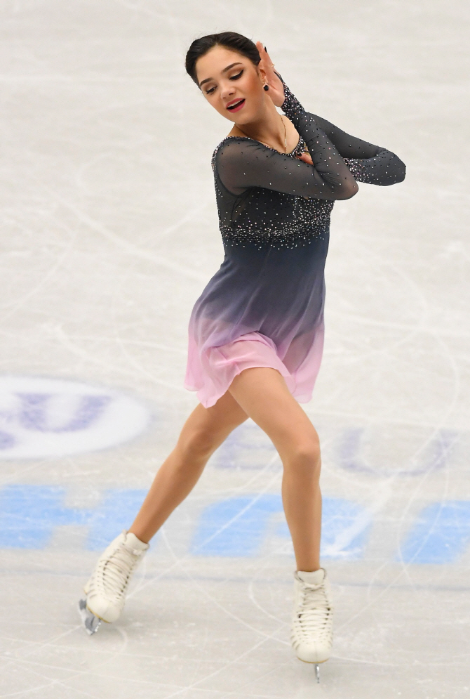  그룹 엑소의 팬이기도 한 러시아 피겨요정 메드베데바                                                                                                                                               