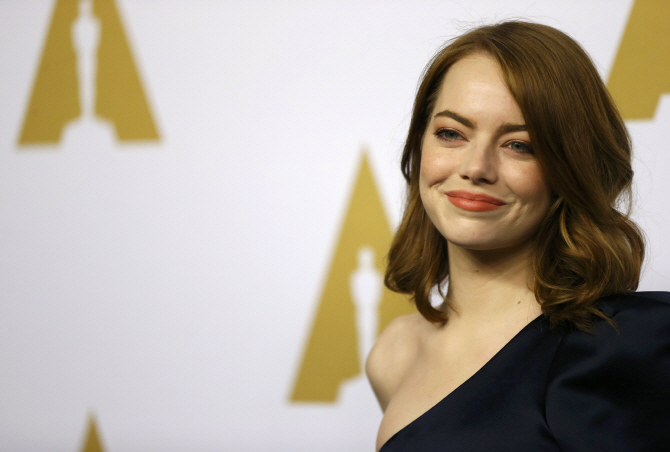 '오스카상' 엠마 스톤, 사랑스러워                                                                                                                                                        