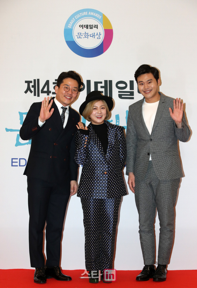 김준호·박나래 동 개그맨도 참여…대중과 좁혀진 거리감