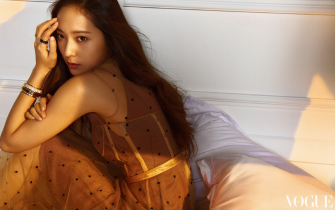 크리스탈, '몽환적 분위기'                                                                                                                                                               