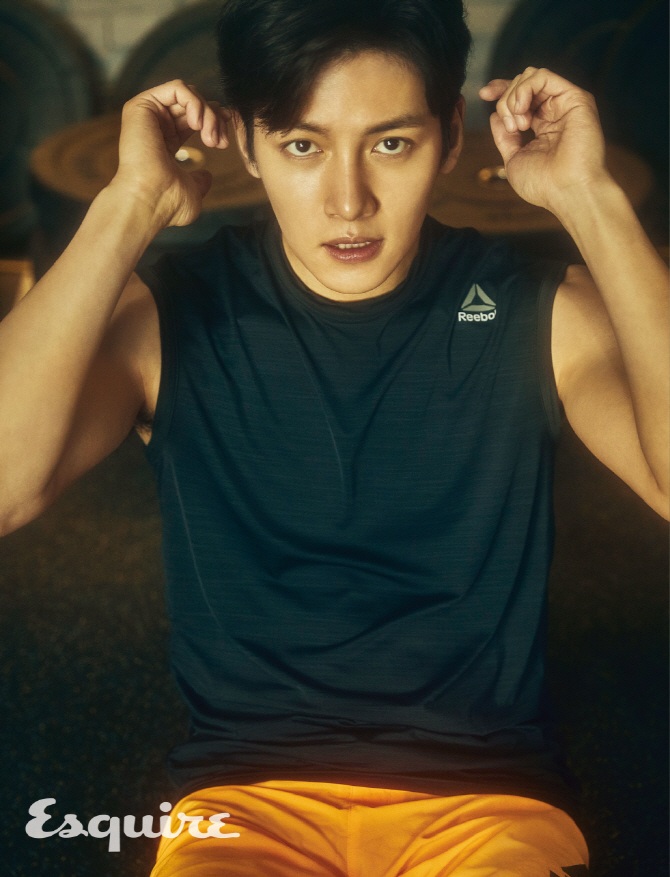 지창욱, 운동 중에도 흔들림 없는 외모                                                                                                                                                              