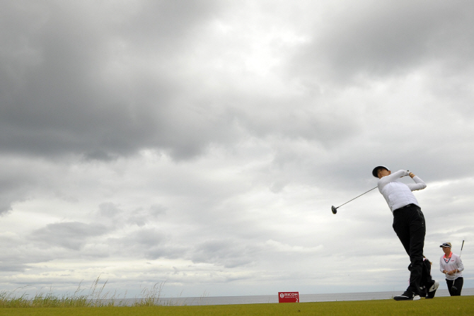  미셸 위, 흐린 하늘..단독선두에서 공동 21위까지                                                                                                                                                   