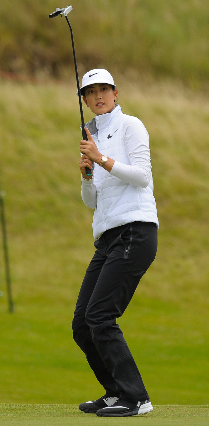  미셸 위 `아차차`.. 브리티시 女오픈 21위까지 내려가                                                                                                                                               