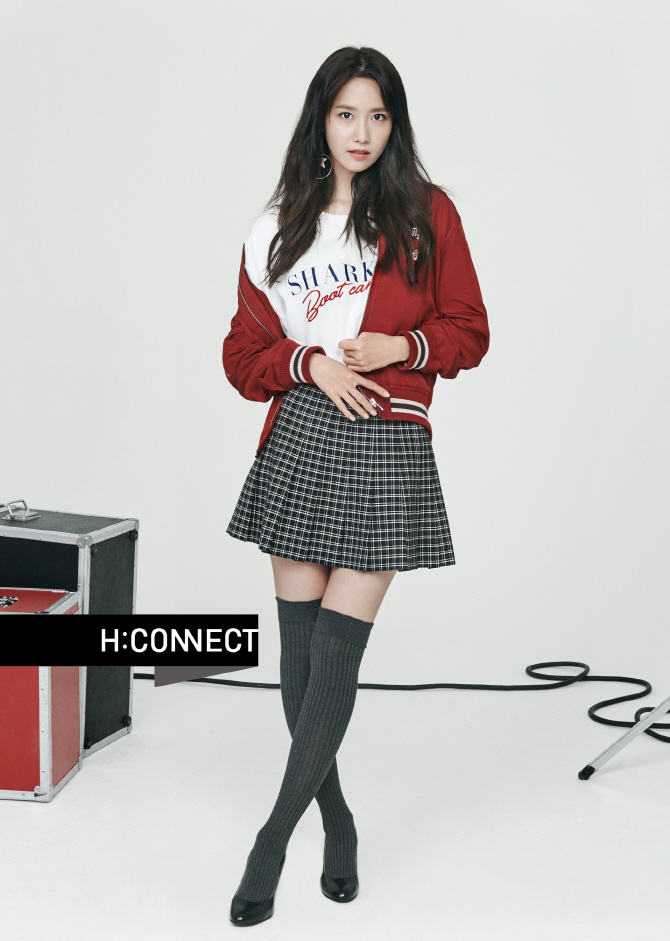 ❤︎윤아❤︎ ⠀ 이제 어제 사진 하자.. ⠀ 💖ᴍᴏᴅᴇʟ : @vvdbsdk ⠀ 📸ᴘʜᴏᴛᴏ