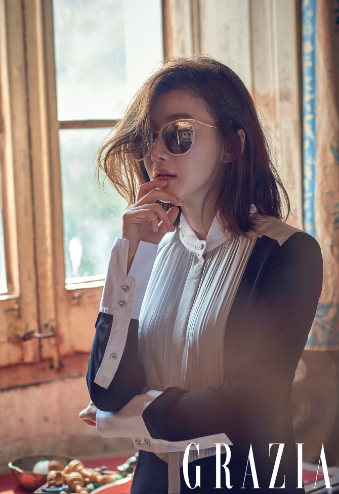 '예비 신부' 이시영, 선글라스 하나로 확 바뀐 이미지                                                                                                                                      