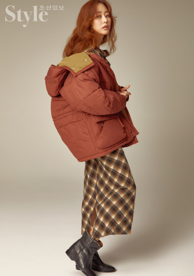 김효진, 가을에 더 예쁜 그녀…`고혹적인 눈빛`                                                                                                                                                            