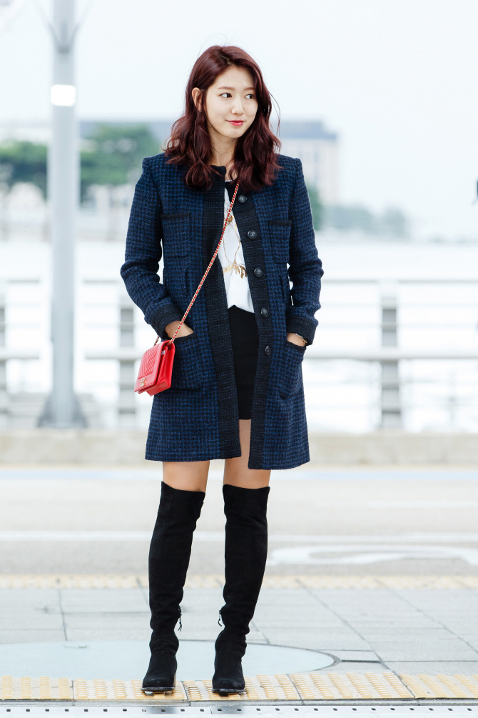  박신혜, 눈부신 미모 "칭찬해"                                                                                                                                                           