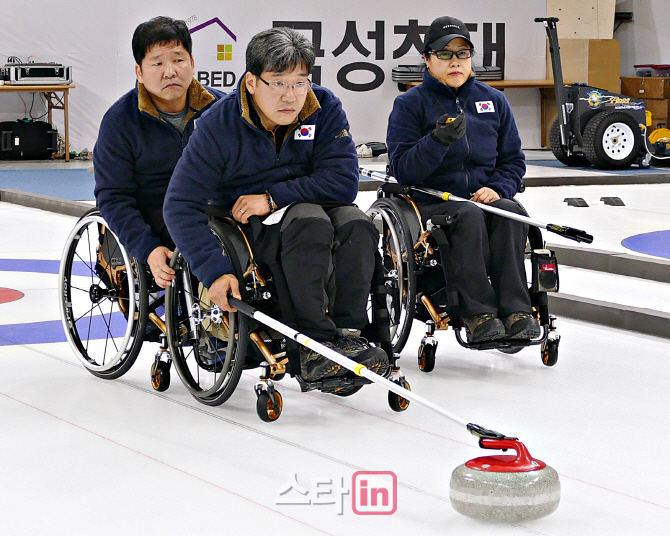 강릉컬링센터 최종 점검 완료... 휠체어컬링 대표팀도 실전