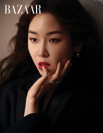 배우 서현진 2017 화보 측면