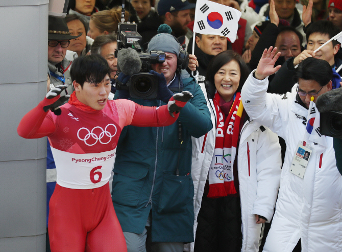 페리아니 회장 “박영선 안내한 적 없어…누군지도 몰라”