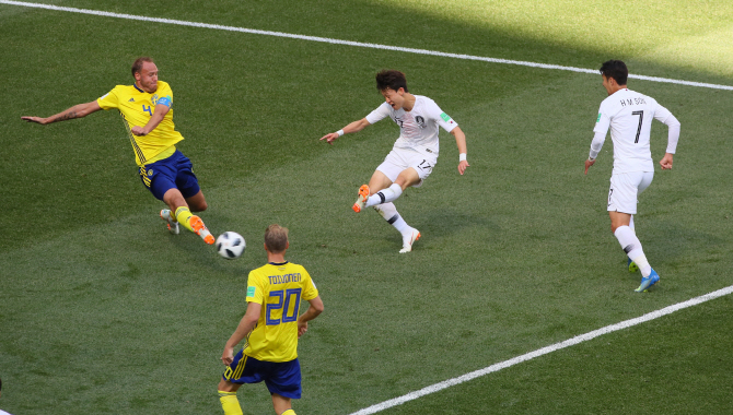 한국, 전반전 스웨덴과 대등한 싸움...0-0 마감