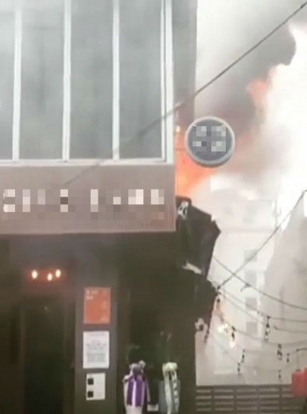 헨리 운영 식당 건물서 화재…"다행히 인명피해 없어"