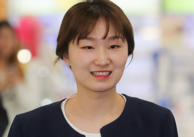 '쇼트트랙 여왕' 최민정, '피겨 퀸' 김연아와 한솥밥 먹는다