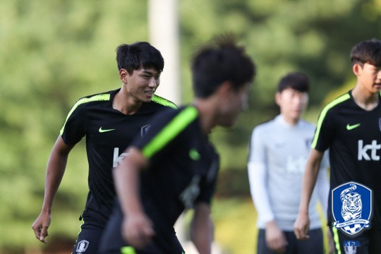 AG대표팀 수비수 정태욱 "경쟁 치열하지만 기회 잡겠다"