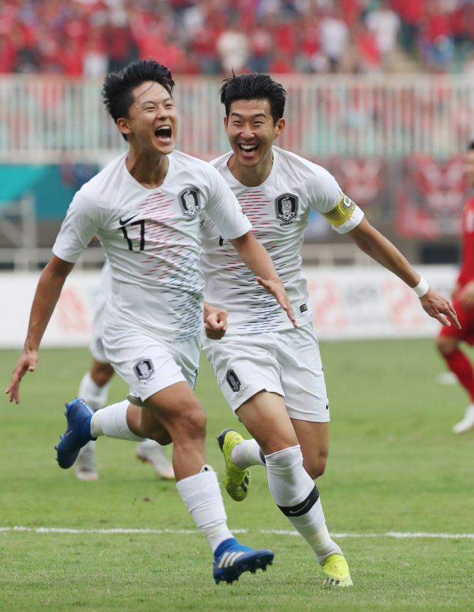 '이승우-황의조 연속골' 한국, 베트남에 2-0 전반 마감