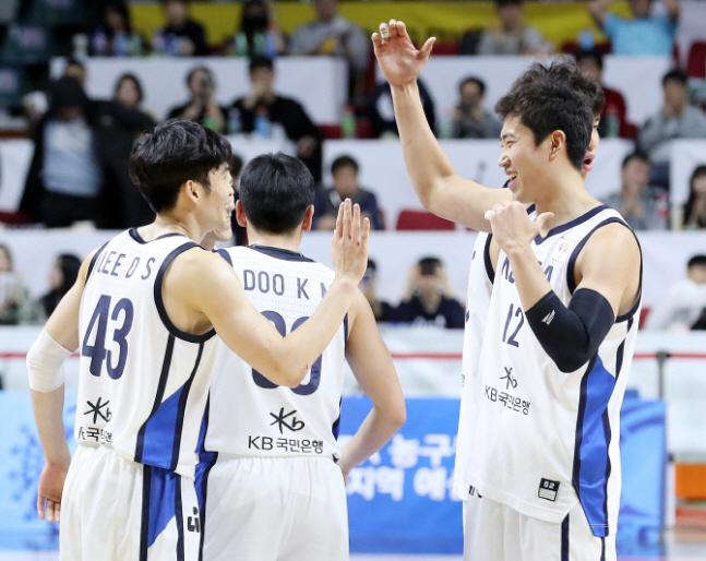 '2회 연속 월드컵 본선 진출' 한국 남자농구, 세계랭킹 32위로 상승