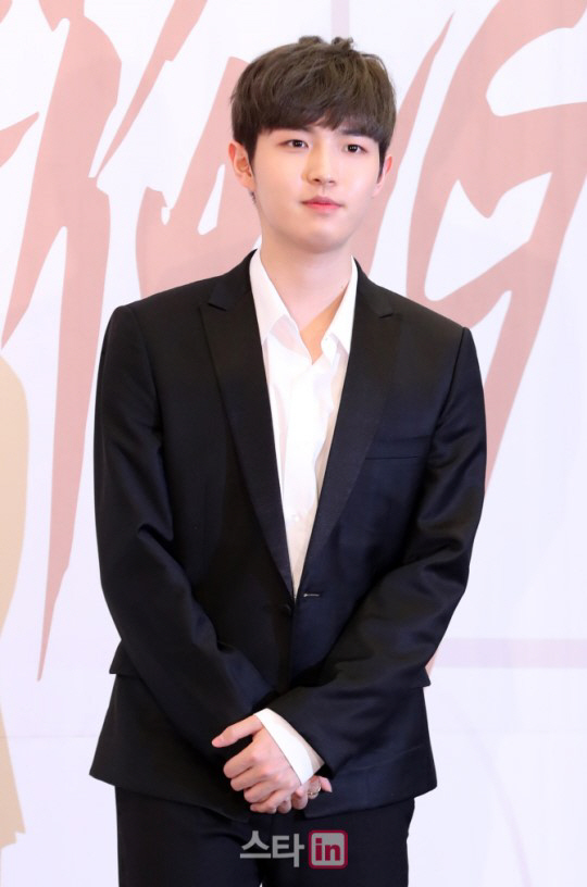 워너원 김재환, '새해 같이 보내고 싶은 아이돌' 1위