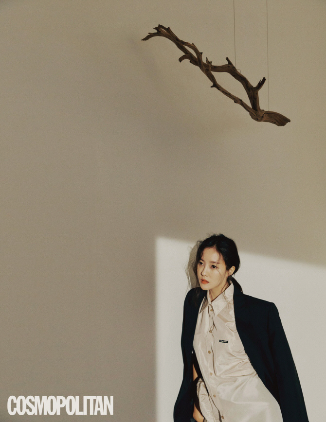 효민, 감성적인 무드의 화보 공개                                                                                                                                                                         