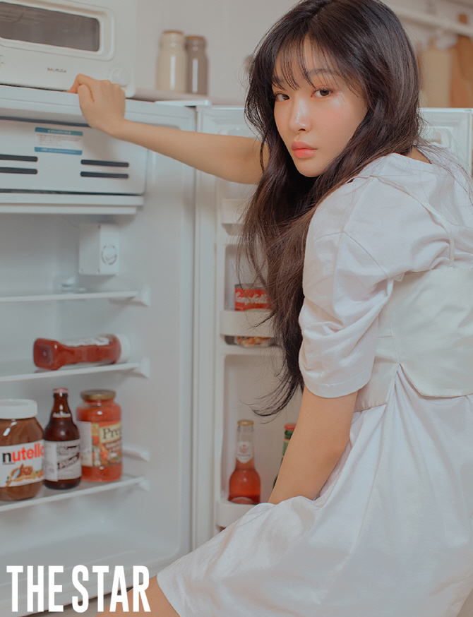 솔로퀸 청하, ‘반전매력’ 패션 화보 공개                                                                                                                                                                