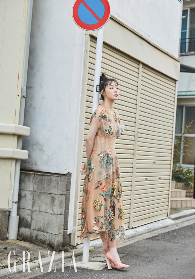  설리, 도쿄 화보                                                                                                                                                                                  