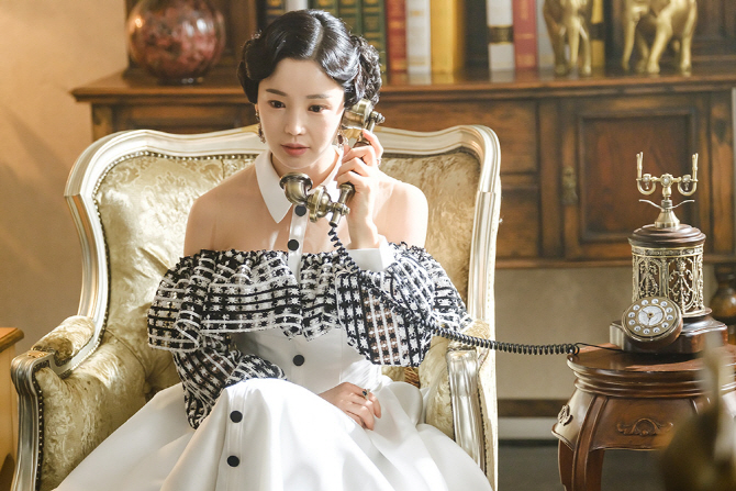 남규리, 매혹적인 밀정으로 변신…매혹적 자태                                                                                                                                                       