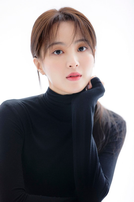 정혜성, tvN '쌉니다 천리마마트' 출연 확정