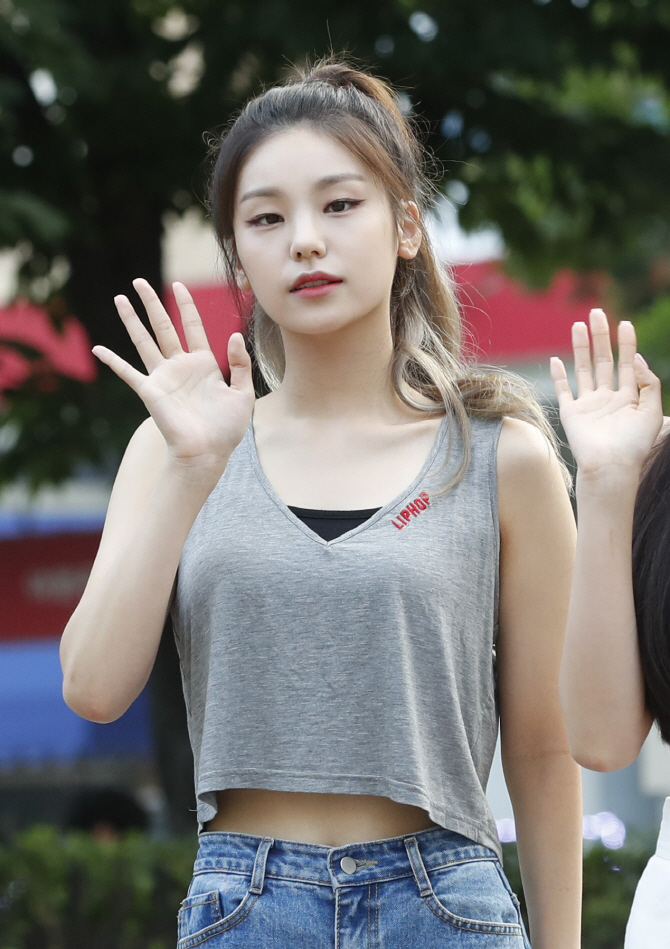 있지 예지, 빠져드는 눈빛