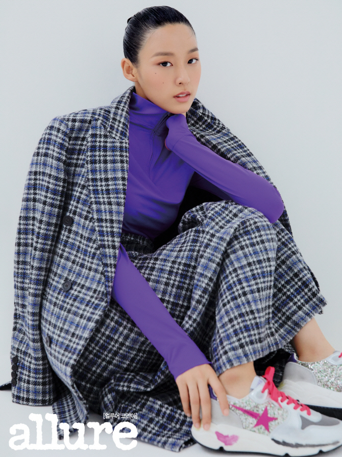설현, 중성적 스타일링 소화                                                                                                                                                                        