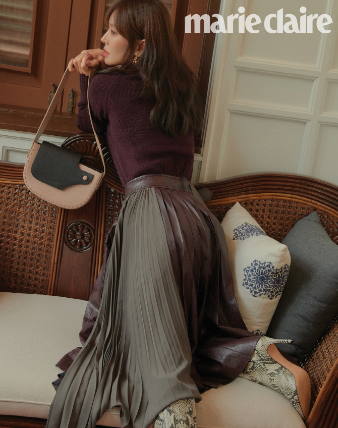 김소연, 고혹적인 매력 드러낸 화보                                                                                                                                                                 