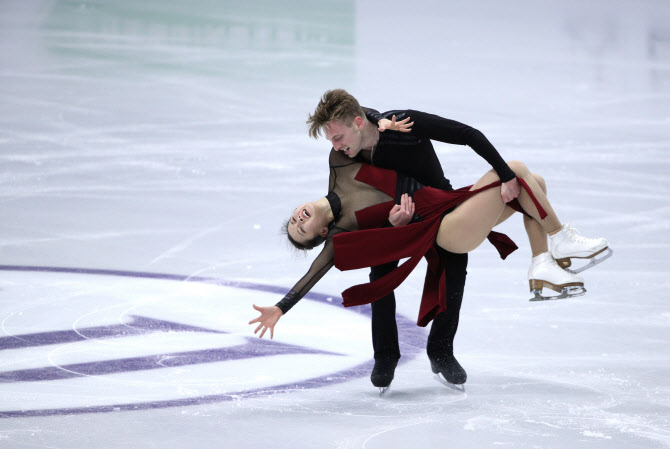 민유라·다니엘 이튼 '최고의 표정 연기'                                                                                                                                                        
